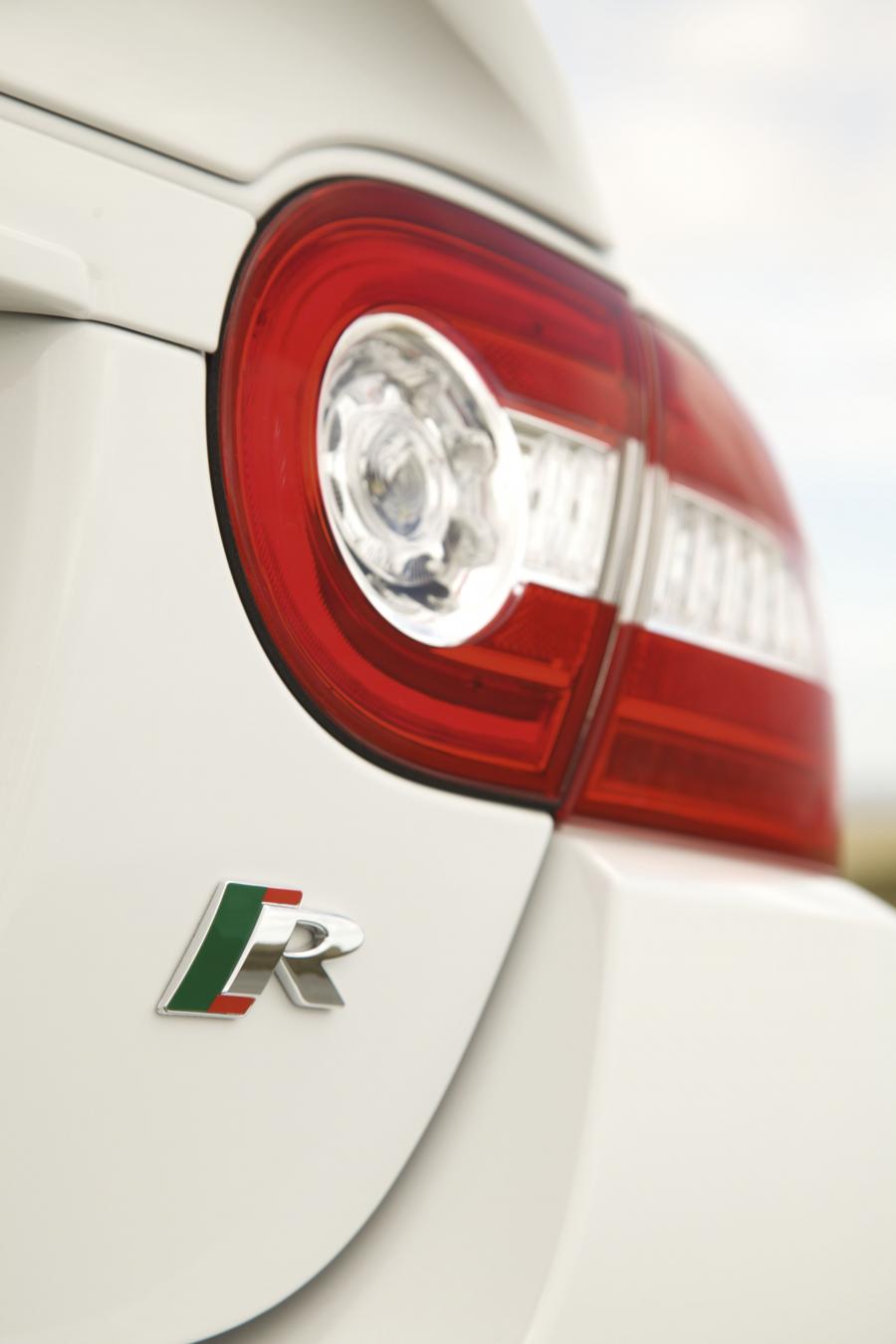  Jaguar XKR Speed 2010 года  (фото 8 из 38)